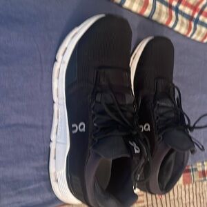 ON CLOUD BLACK WHITE SNEAKERS WOMENS 8.5